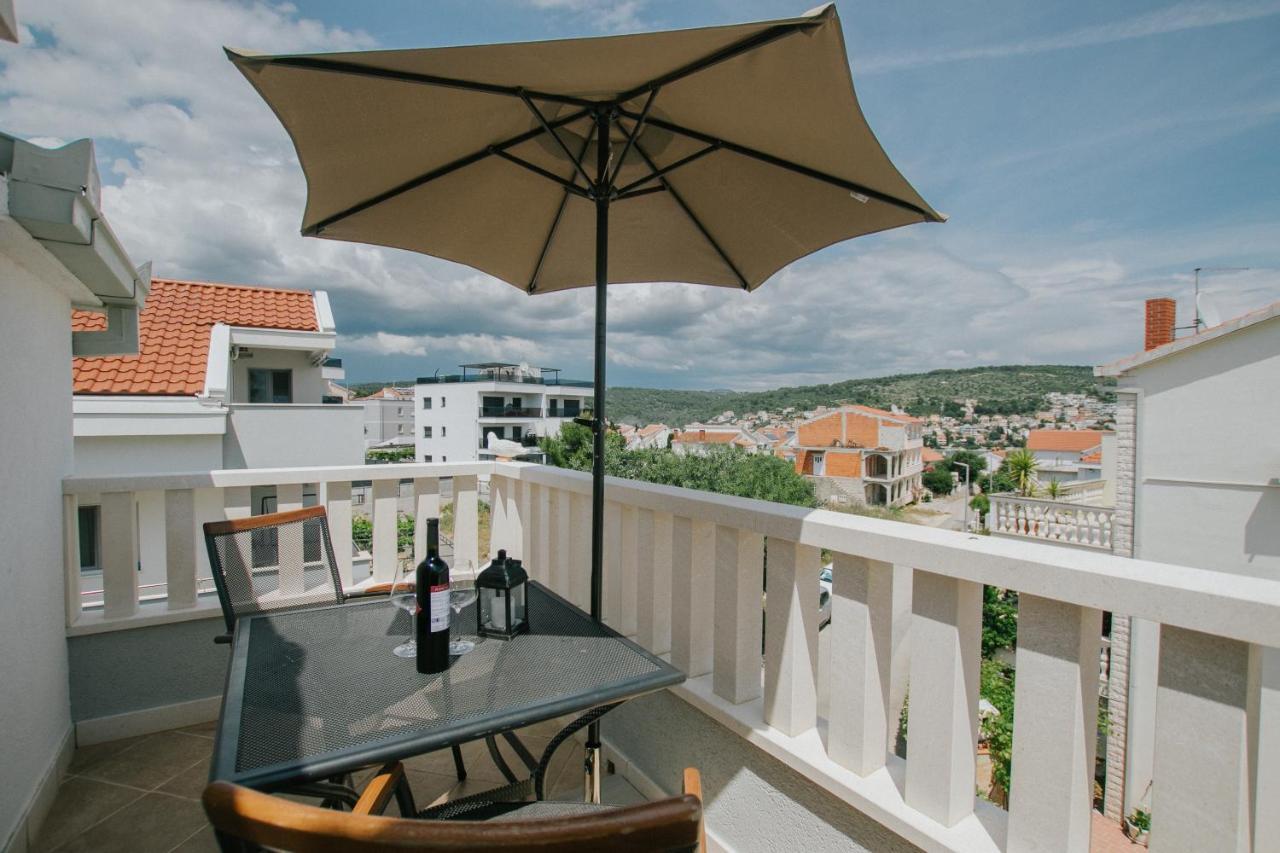 Blue Sea House Apartment Trogir Bagian luar foto