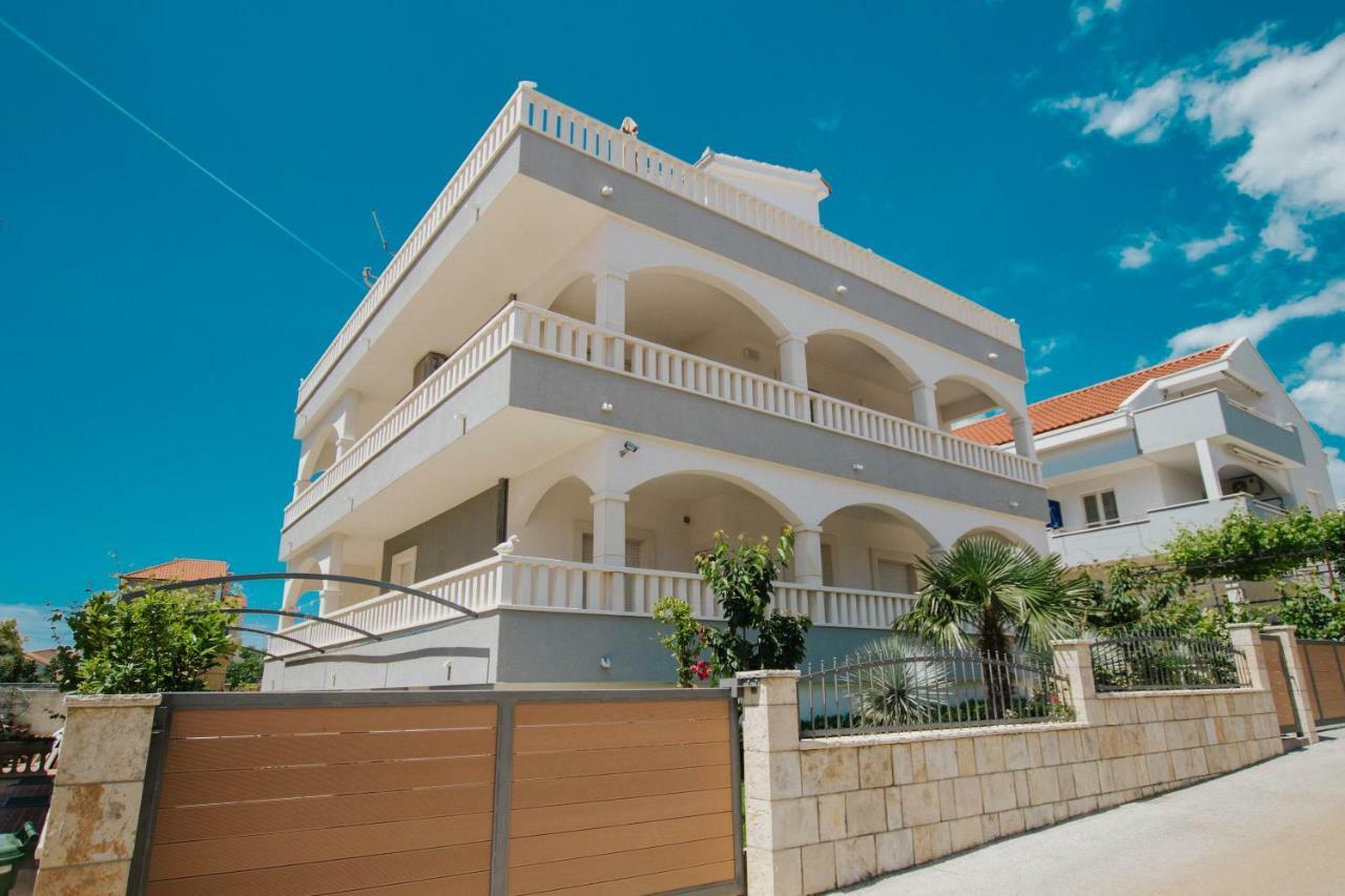 Blue Sea House Apartment Trogir Bagian luar foto